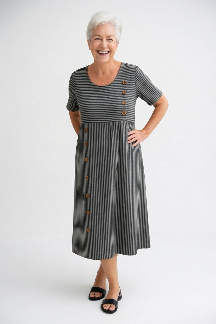 Linéora™ — Vestido a rayas fluido con encanto veraniego