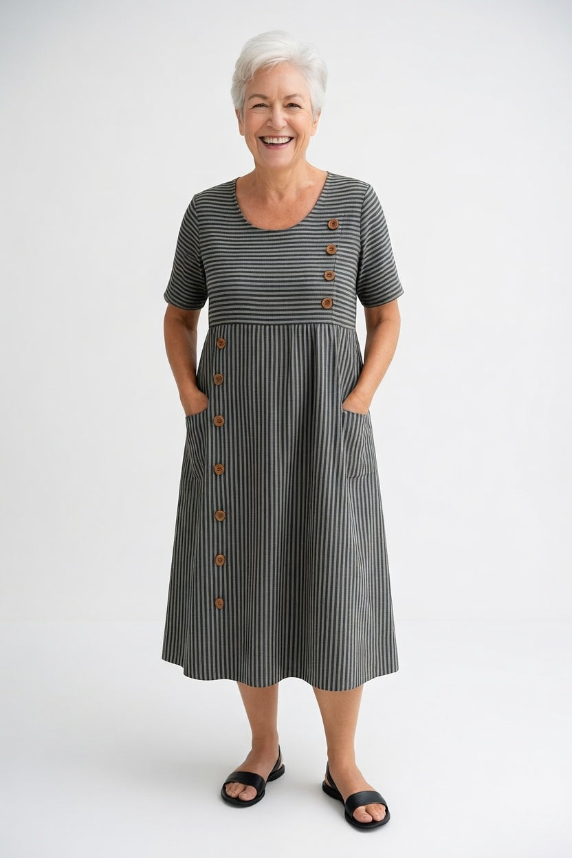 Linéora™ — Vestido a rayas fluido con encanto veraniego