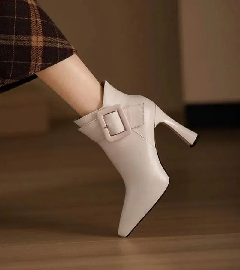 ALBA | BOTINES CON TACÓN Y HEBILLA OVERSIZE