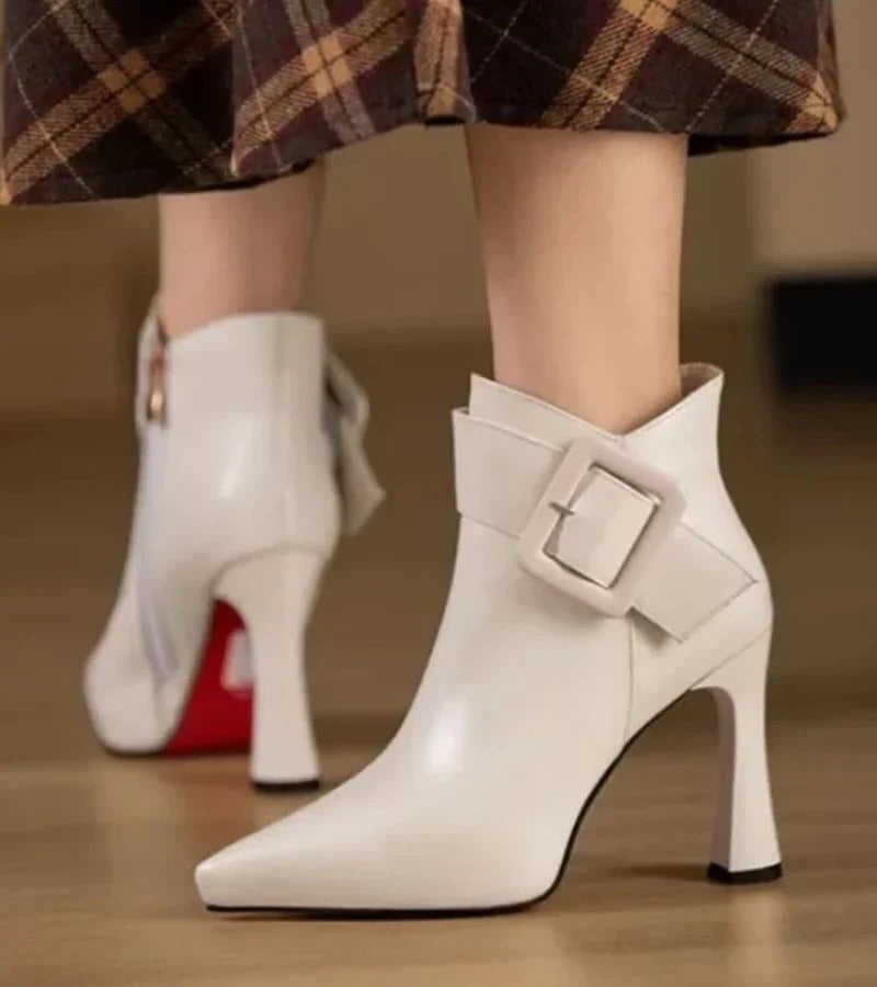 ALBA | BOTINES CON TACÓN Y HEBILLA OVERSIZE